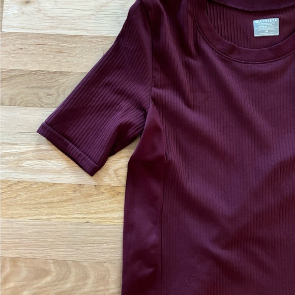 Athleta tee - Picture 3 of 3